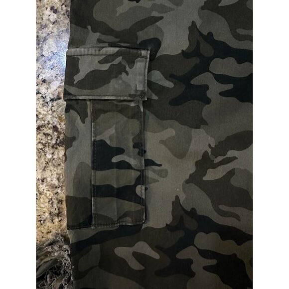 Green and Black Cargo Pants with Fringe Detail - Picture 9 of 14